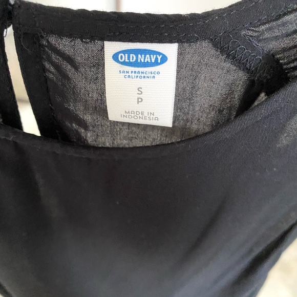 Old Navy Black Sleeveless Top - Keyhole back - Picture 4 of 8